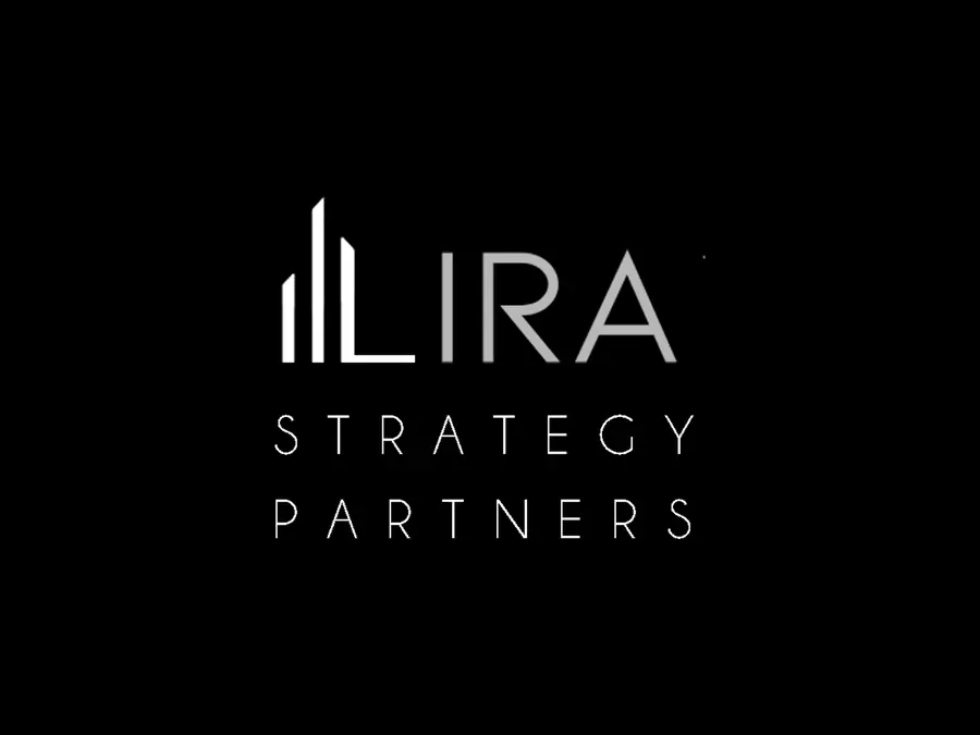 Logotipo de Lira Partners sobre negro, imagen 3 de 4